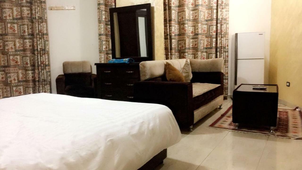 Al Tawheed Hotel Apartments Amman Bagian luar foto